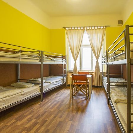 A Plus Hotel & Hostel Прага Екстериор снимка