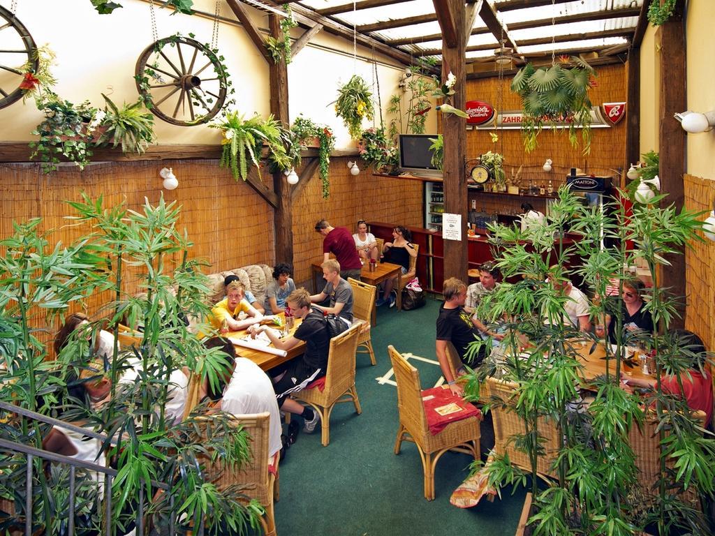 A Plus Hotel & Hostel Прага Екстериор снимка