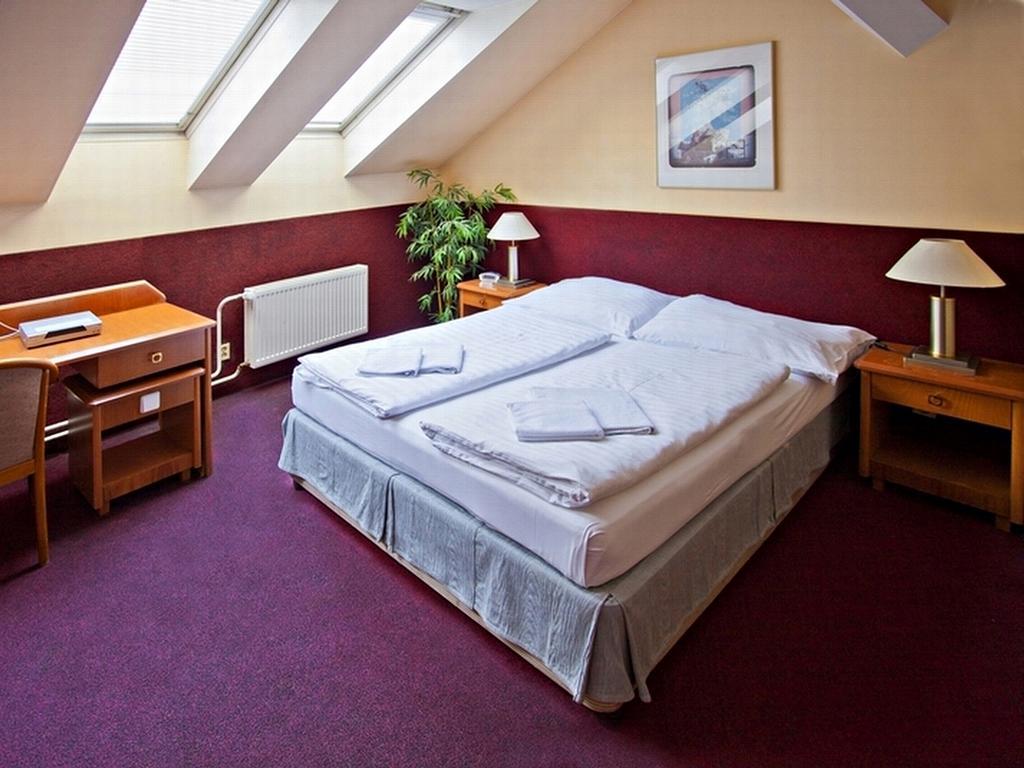 A Plus Hotel & Hostel Прага Екстериор снимка
