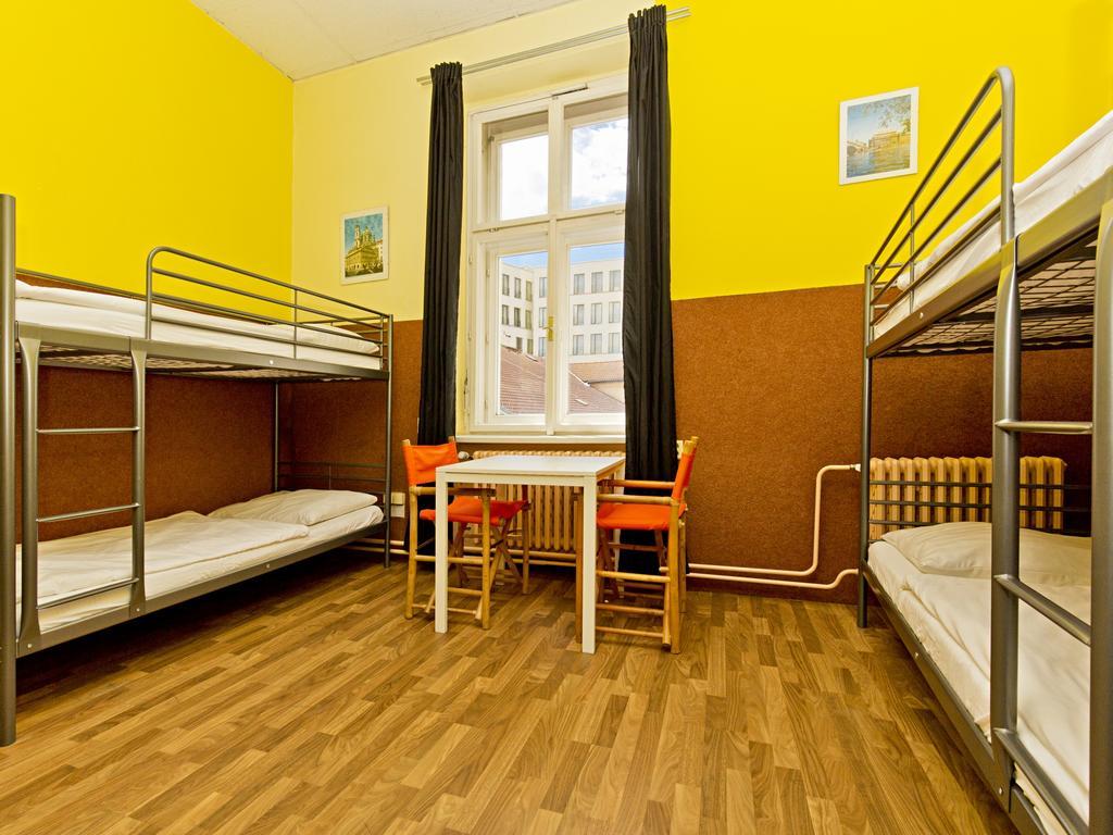 A Plus Hotel & Hostel Прага Екстериор снимка