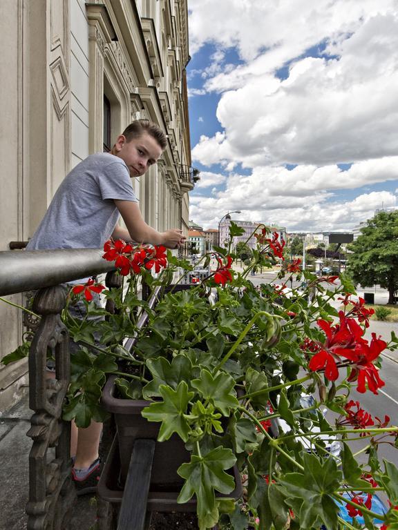A Plus Hotel & Hostel Прага Екстериор снимка