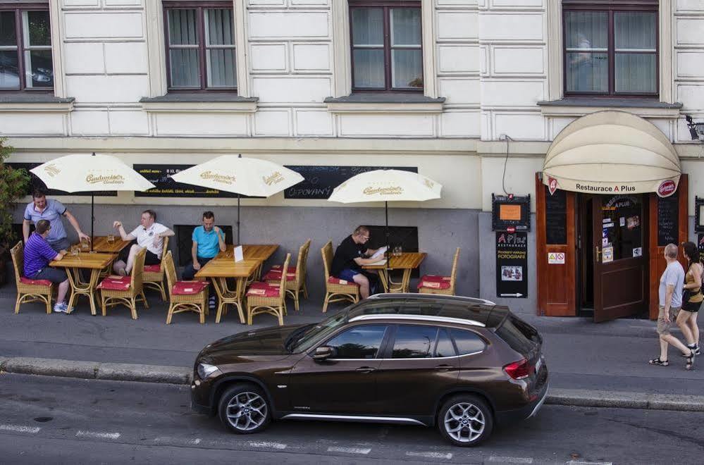 A Plus Hotel & Hostel Прага Екстериор снимка