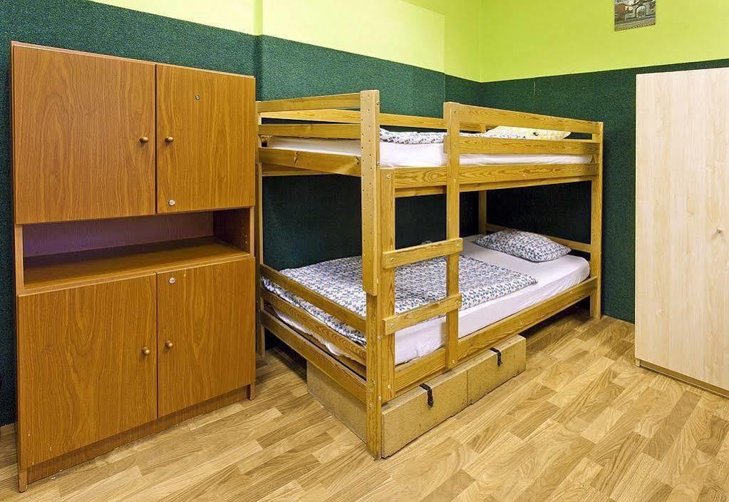 A Plus Hotel & Hostel Прага Екстериор снимка